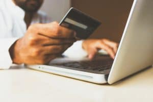 Obtenga una tarjeta de crédito y úsela sabiamente